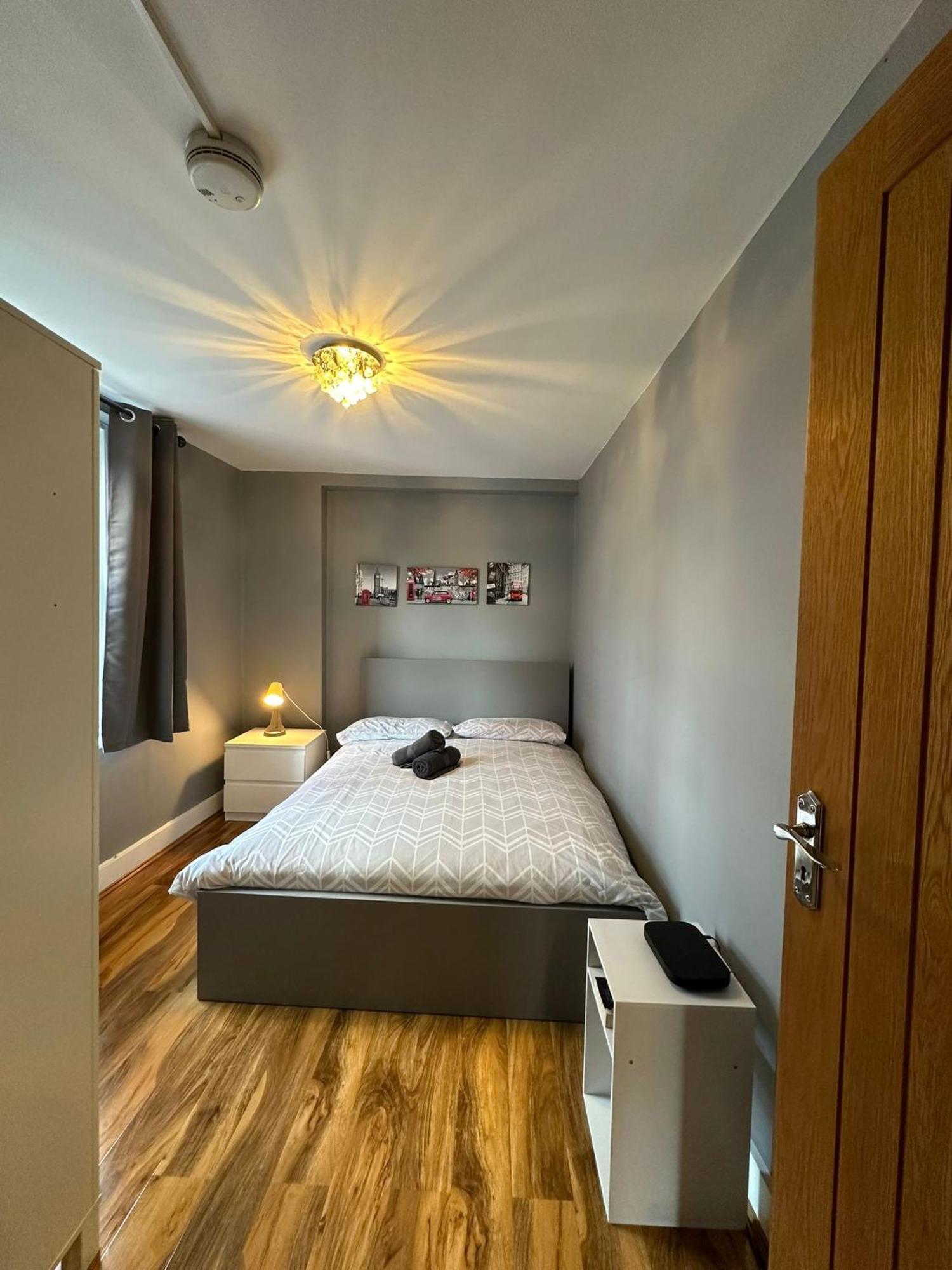 Lovely 2 Bedrooms Apartment Londra Exterior foto